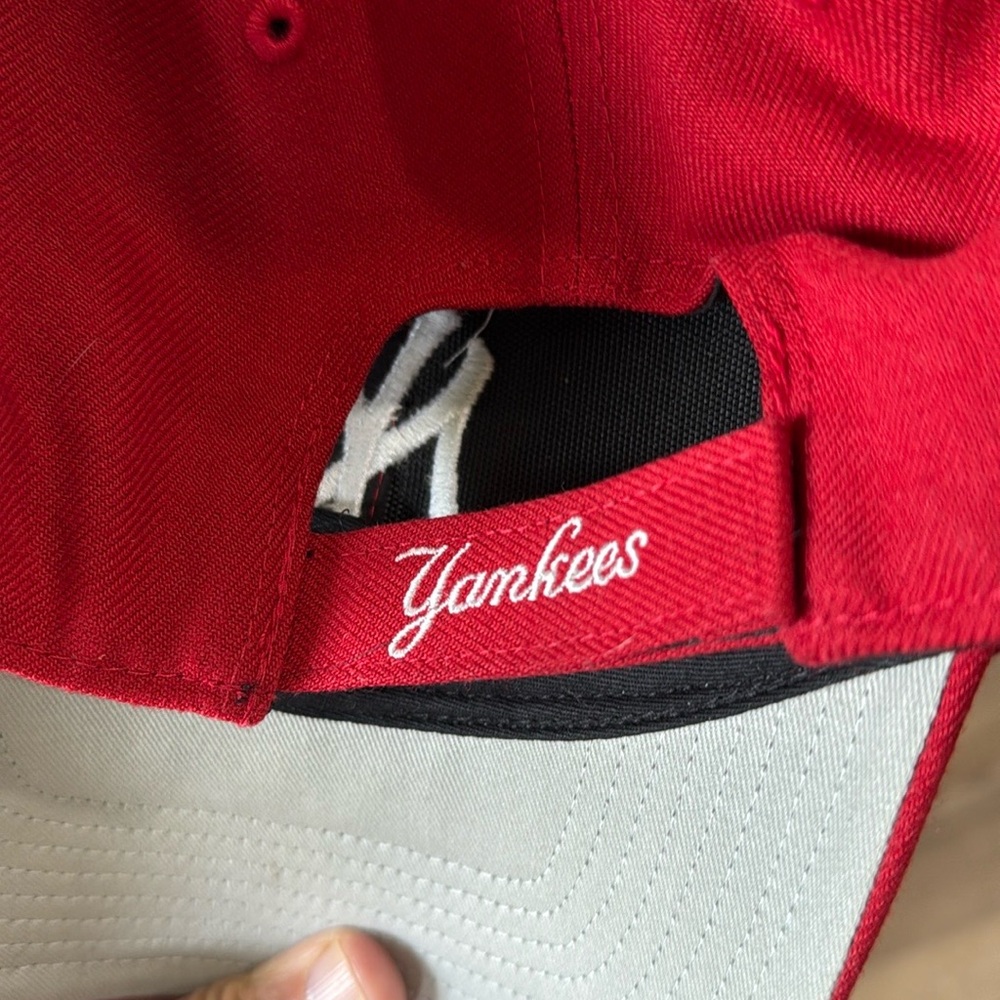 Red Yankees Baseball Cap - Picture 4 of 4